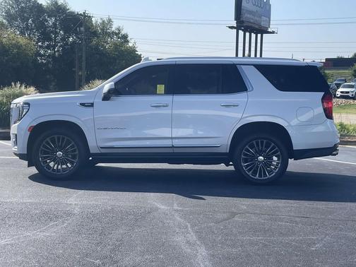 White Frost Tricoat 2022 GMC Yukon Denali
