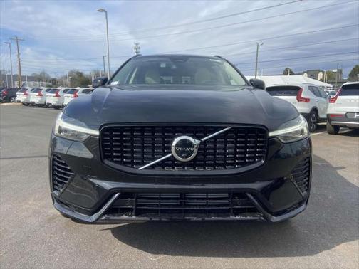 2025 Volvo XC60 Plug-In Hybrid T8 Plus