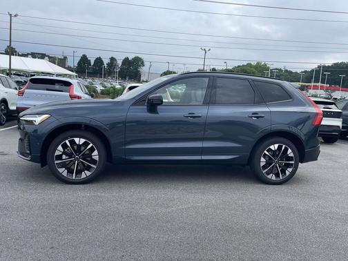 Denim Blue Metallic 2026 Volvo XC60 B5 Plus