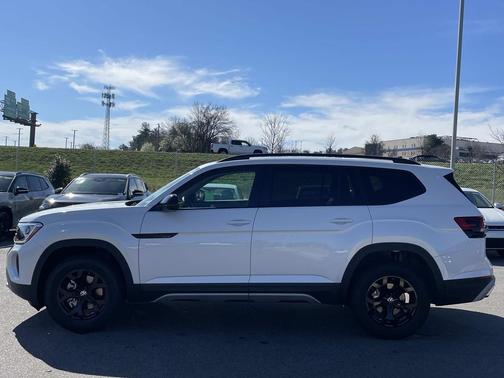 2026 Volkswagen Atlas Peak Edition