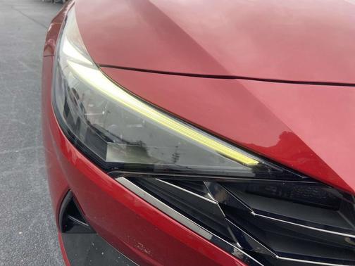 2022 Hyundai ELANTRA HEV Limited