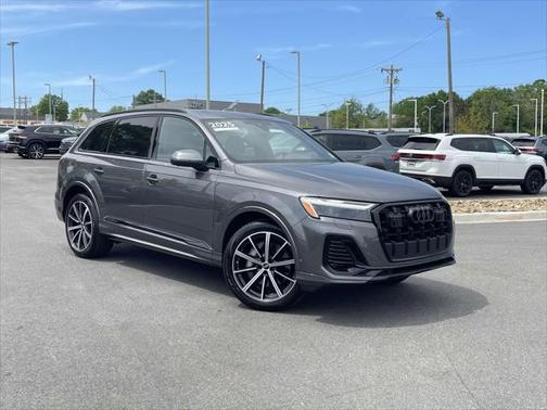 2025 Audi Q7 45 Premium Plus
