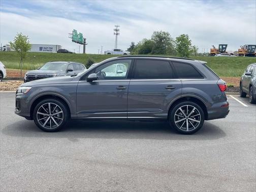 2025 Audi Q7 45 Premium Plus