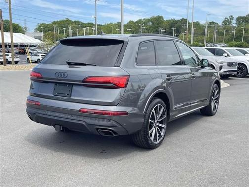 2025 Audi Q7 45 Premium Plus