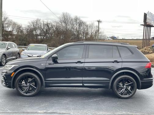 2023 Volkswagen Tiguan 2.0T SE R-Line Black