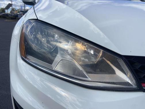 2015 Volkswagen Golf GTI 2.0T S 4-Door