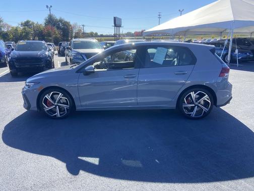 2025 Volkswagen Golf GTI 2.0T SE DSG