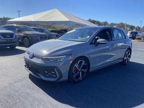 2025 Volkswagen Golf GTI 2.0T SE DSG