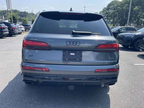 Daytona Gray 2026 Audi Q7 55 Premium Plus