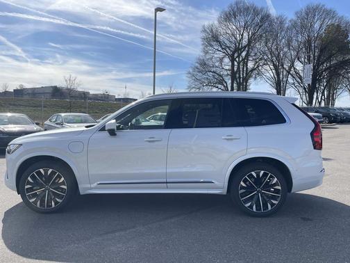 Crystal White Pearl 2026 Volvo XC90 Plug-In Hybrid Ultra, T8 AWD, Electric/Gasoline, Bright, 7 Seats