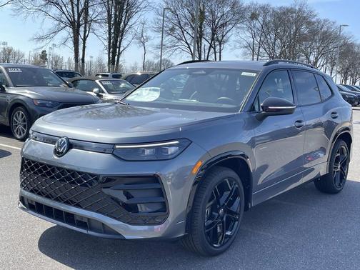 2026 Volkswagen Tiguan 2.0T SE R-Line Black