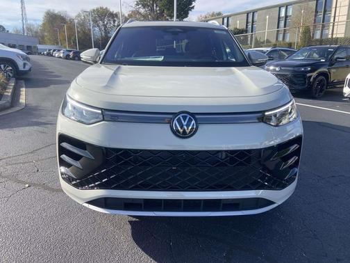 2026 Volkswagen Tiguan 2.0T SEL R-Line 4MOTION