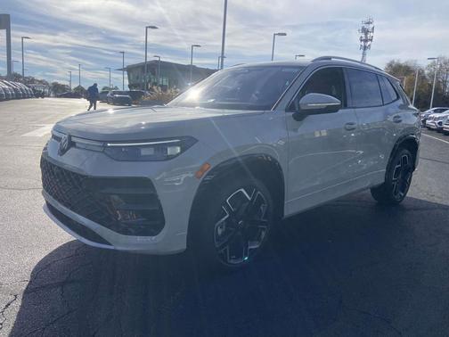 2026 Volkswagen Tiguan 2.0T SEL R-Line 4MOTION