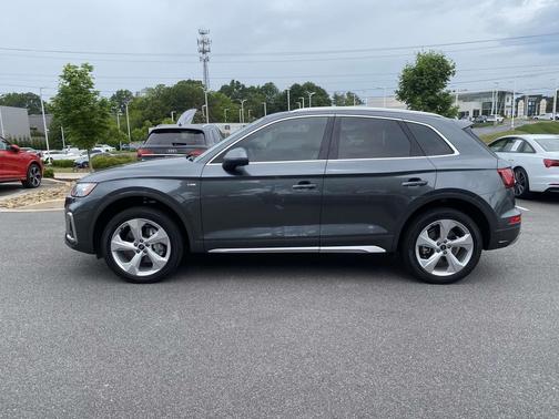 Daytona Gray Pearl Effect 2023 Audi Q5 45 S line Premium Plus