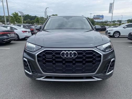 Daytona Gray Pearl Effect 2023 Audi Q5 45 S line Premium Plus