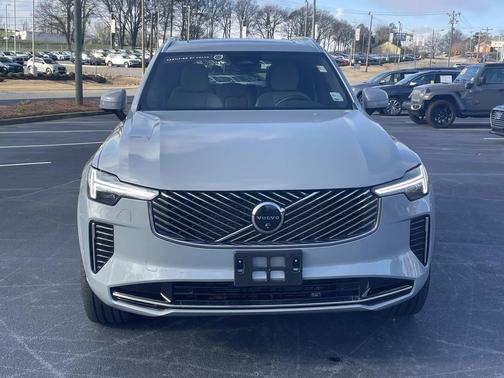 2025 Volvo XC90 B6 Plus 7-Seater