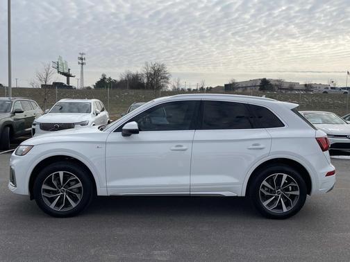 2023 Audi Q5 45 S line Premium Plus