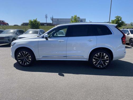 Crystal White Pearl 2026 Volvo XC90 Plus, B5 AWD Gas (mild hybrid), Gasoline, Bright, 6 Seats