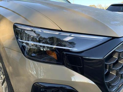 2025 Audi Q8 55 Premium Plus