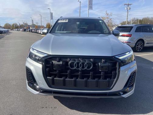 2025 Audi Q7 45 Premium Plus