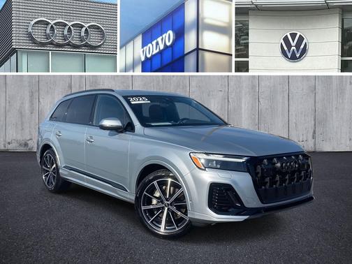 2025 Audi Q7 45 Premium Plus