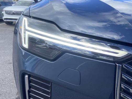 2026 Volvo XC90 B6 Ultra 7-Seater