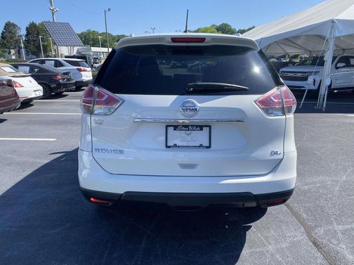 Pearl White 2016 Nissan Rogue SL