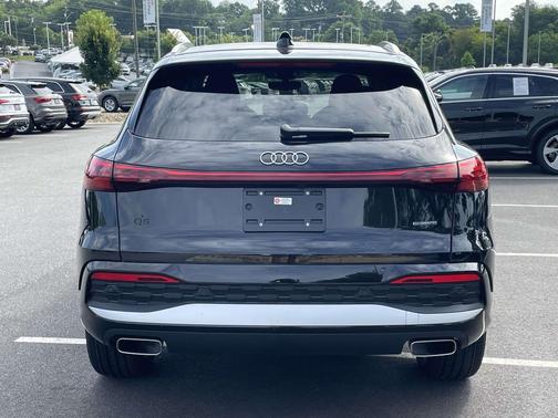 Mythos Black Metallic 2026 Audi Q5 Premium Plus TFSI quattro S tronic