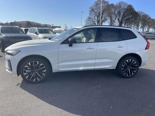 2026 Volvo XC60 B5 Ultra