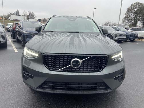 2026 Volvo XC40 B4 Plus