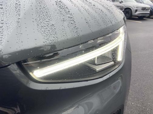 2026 Volvo XC40 B4 Plus