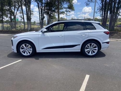 2025 Audi Q6 e-tron Prestige