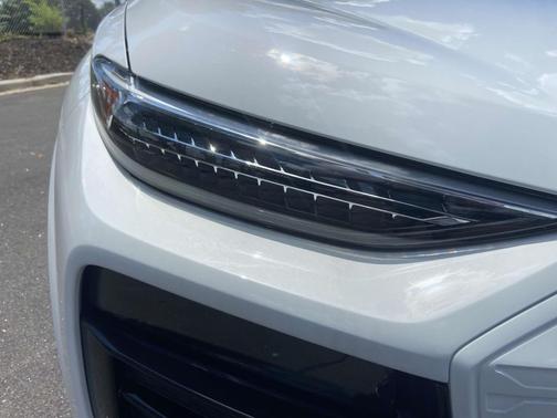 2025 Audi Q6 e-tron Prestige