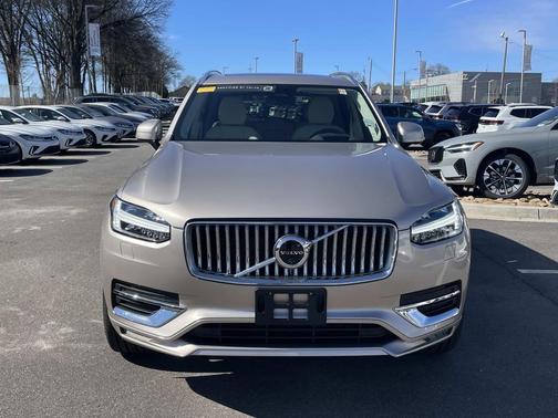 2024 Volvo XC90 B6 Ultimate Bright Theme 7-Seater