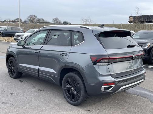 2026 Volkswagen Taos SE