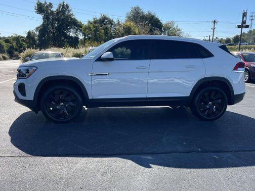 Pure White 2024 Volkswagen Atlas Cross Sport 2.0T SE w/Technology