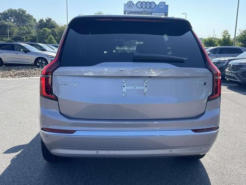 Aurora Silver 2026 Volvo XC90 Core, B5 AWD Gas (mild hybrid), Gasoline, Bright, 7 Seats