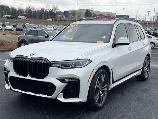 2021 BMW X7 M50i