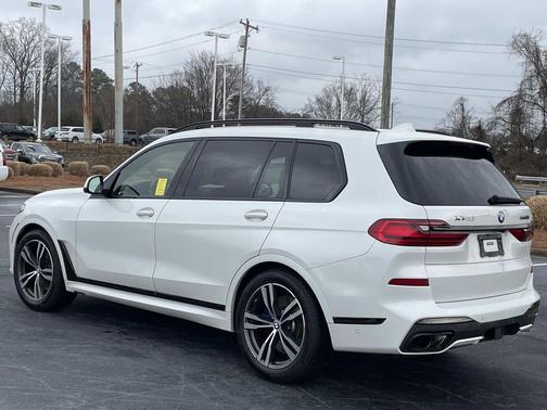 2021 BMW X7 M50i