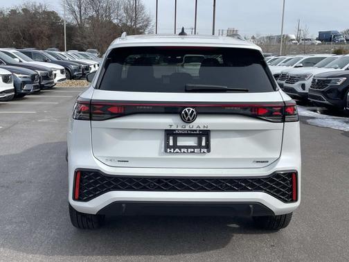 2026 Volkswagen Tiguan 2.0T SEL R-Line 4MOTION