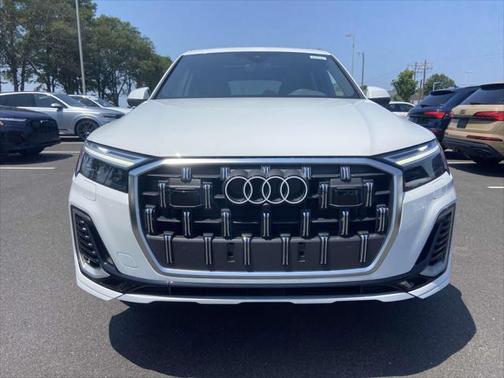 2025 Audi Q7 45 Premium