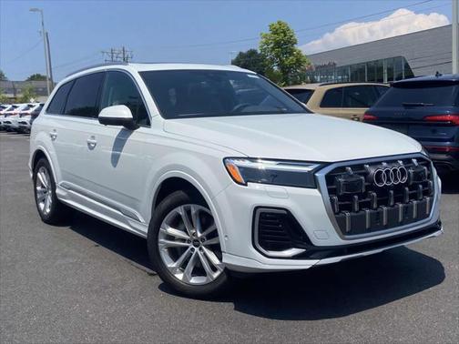 2025 Audi Q7 45 Premium