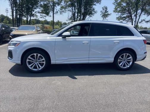 2025 Audi Q7 45 Premium