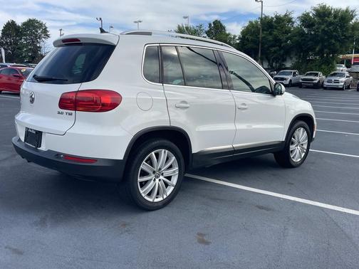 Candy White 2013 Volkswagen Tiguan SE