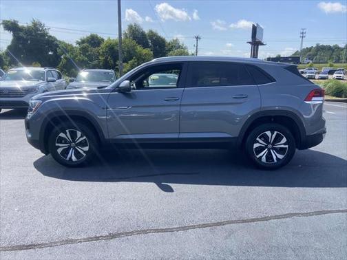2025 Volkswagen Atlas Cross Sport 2.0T SE