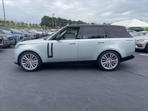 2024 Land Rover Range Rover P530 SE