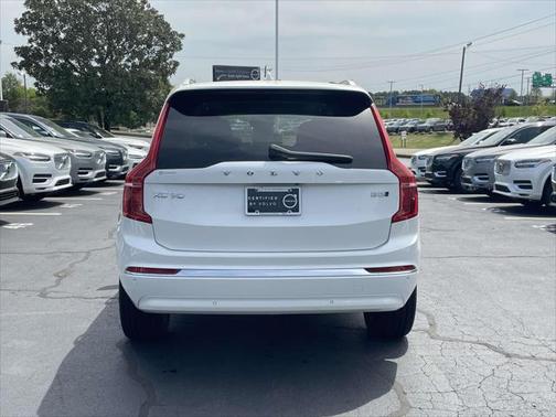 2024 Volvo XC90 B5 Plus Bright Theme