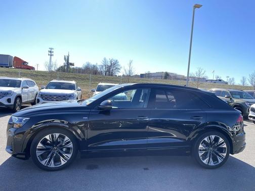 2025 Audi Q8 55 Prestige