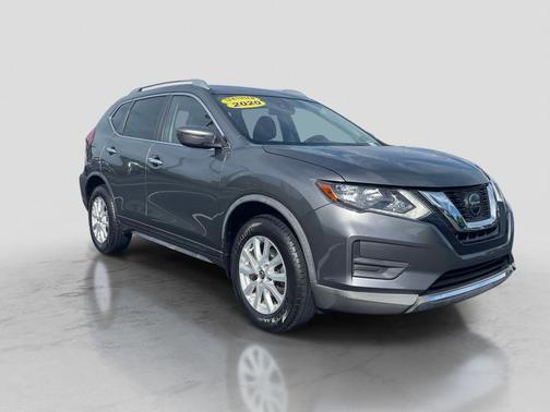Gun Metallic 2020 Nissan Rogue SV