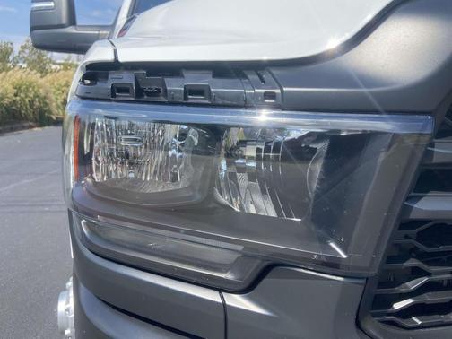 2024 RAM 3500 Tradesman Crew Cab 4x4 8' Box